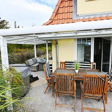 Kranichhoehe Dom wakacyjny *